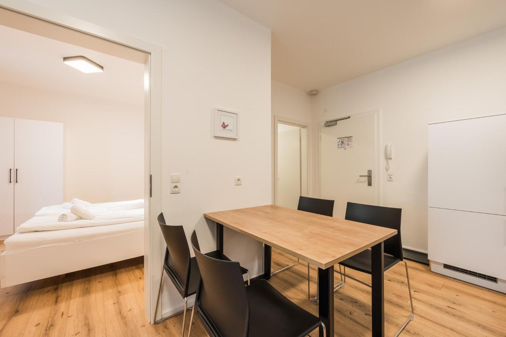 Myquartier Central City Suites Инсбрук Екстериор снимка